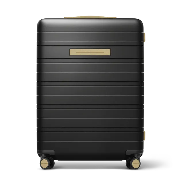 horizn-studios-h6-re-all-black-hard-shell-check-in-m-64-cm-koffer-serie-aus-recy image 1
