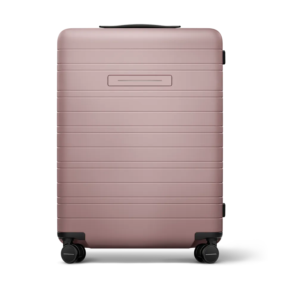 horizn-studios-h6-essential-check-in-m-premium-hard-shell-trolley-64-cm-in-cloud image 1