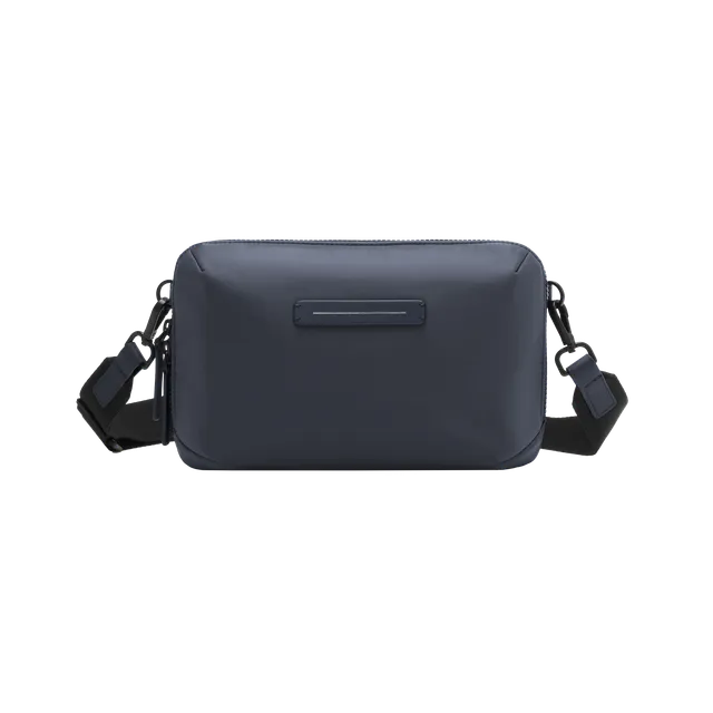 horizn-studios-gion-shoulder-bag-crossbody-tasche-aus-recyceltem-nylon-in-night- image 1