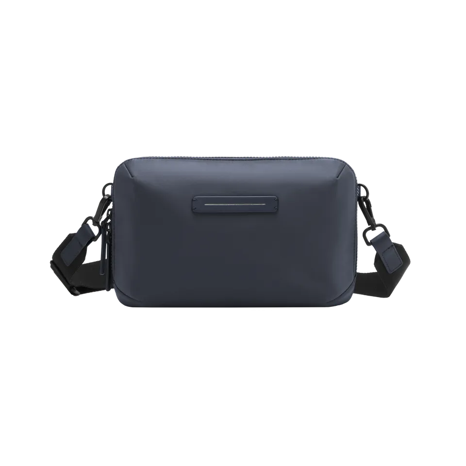 horizn-studios-gion-shoulder-bag-crossbody-tasche-aus-recyceltem-nylon-in-night- image 1