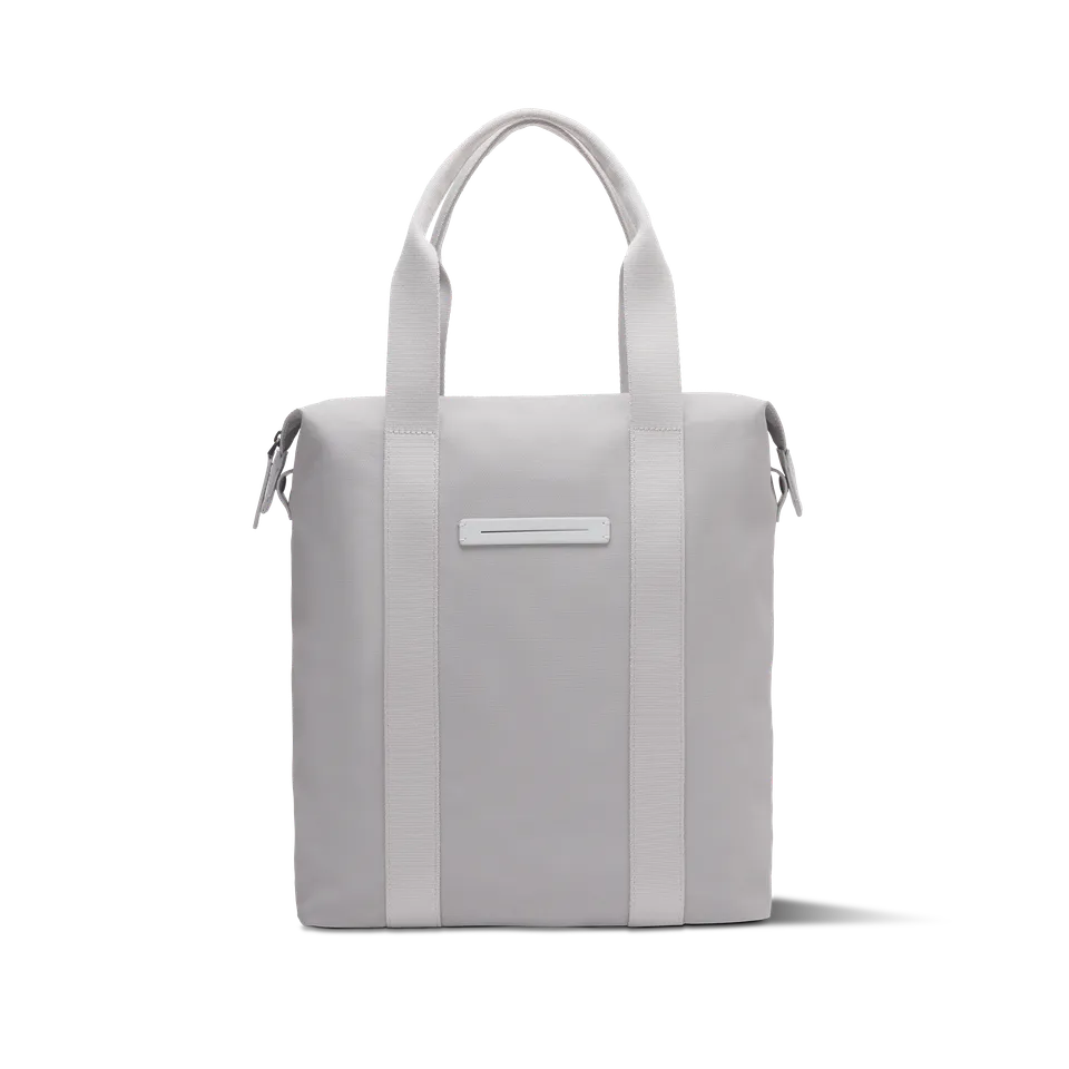 horizn-studios-sofo-vertical-tote-schultertasche-light-quartz-grey-gewachste-can image 1