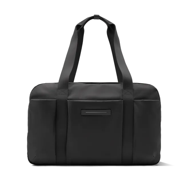 horizn-studios-shibuya-weekender-m-all-black-reisetasche-aus-recyceltem-nylon image 1
