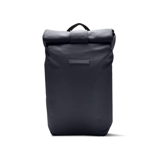 horizn-studios-sofo-rolltop-rucksack-aus-gewachstem-canvas-in-night-blue image 1