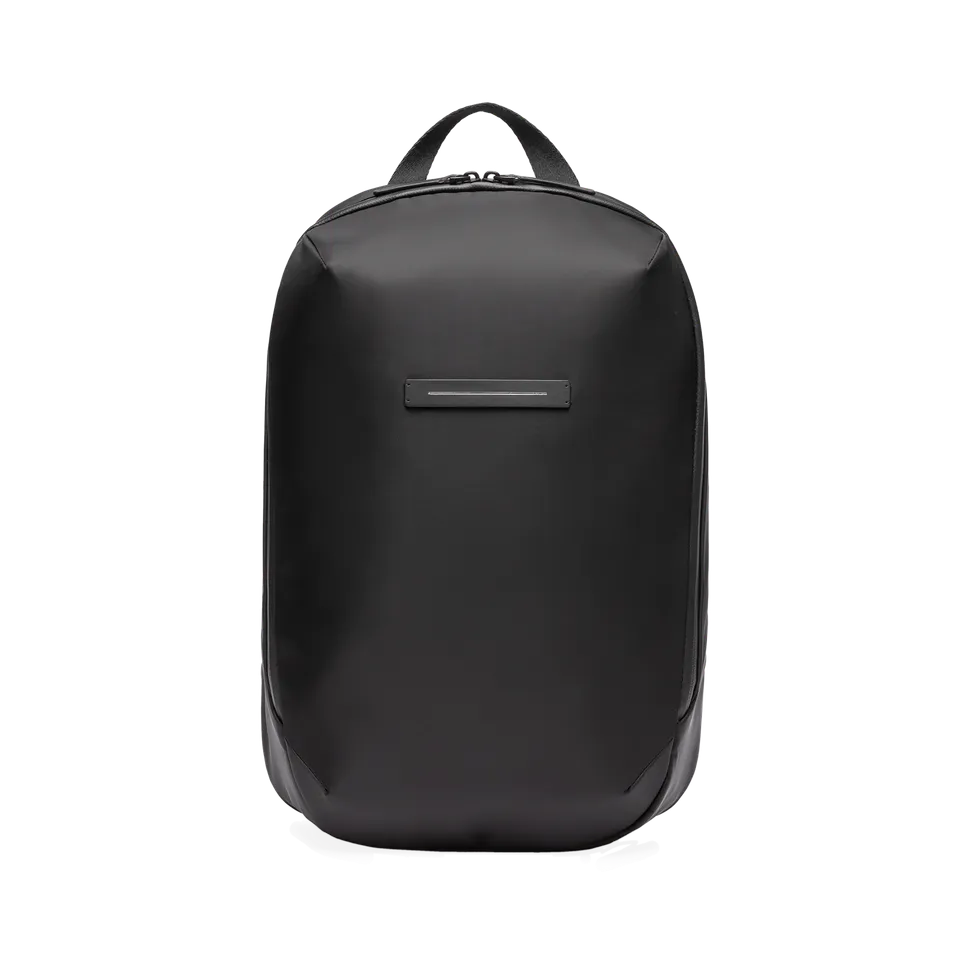 horizn-studios-gion-backpack-light-m-all-black-ultraleichter-rucksack-aus-recyce image 1
