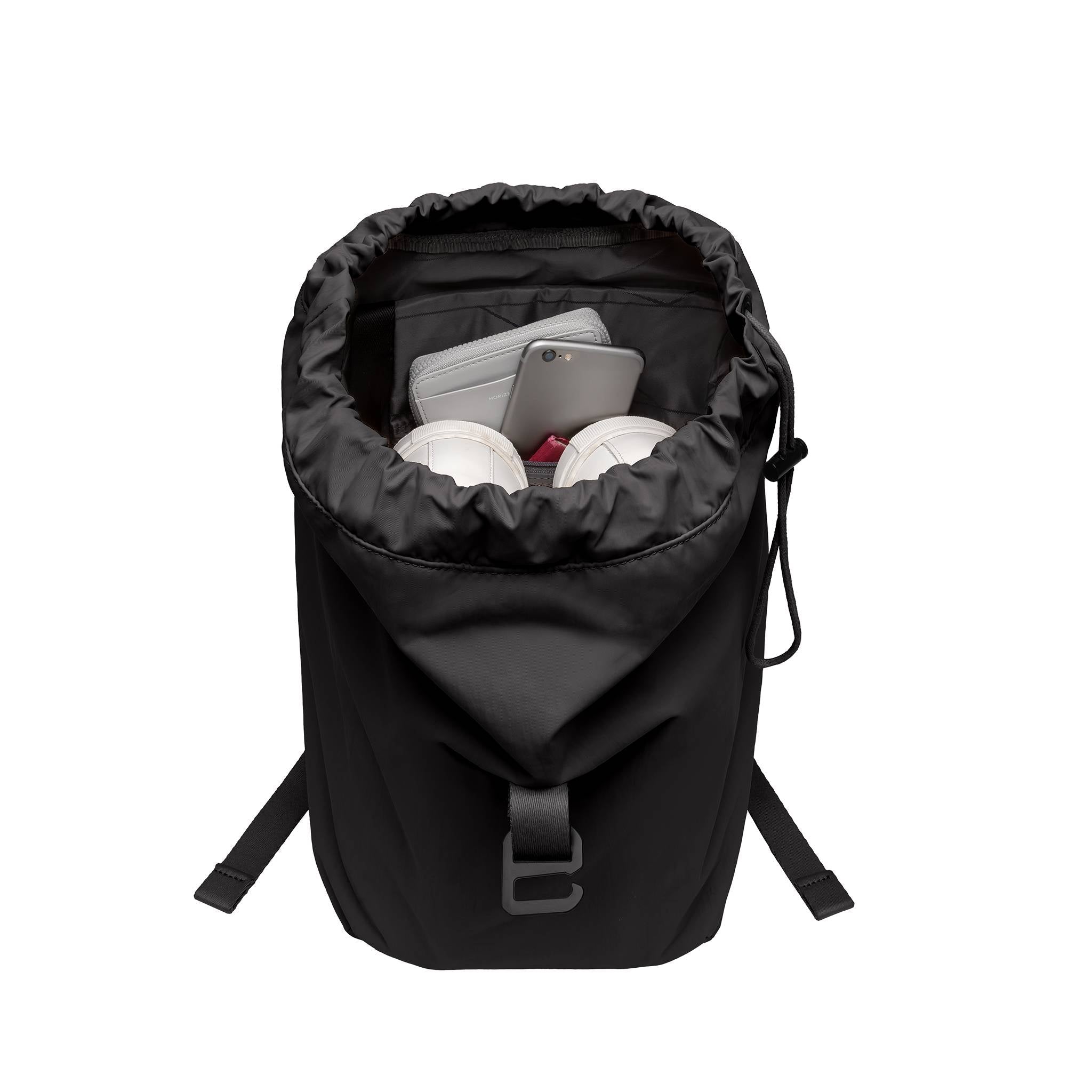 horizn-studios-chiado-rucksack-all-black-recycled-nylon image 6