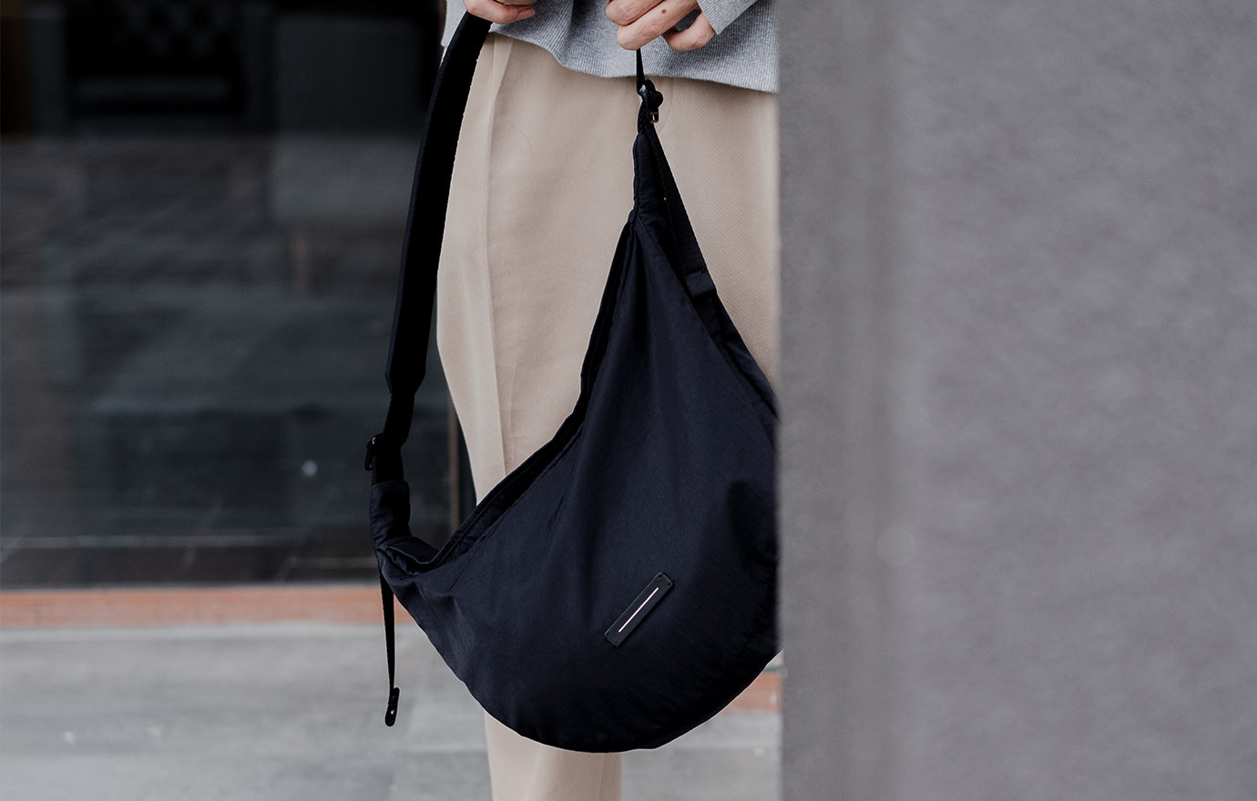 horizn-studios-chiado-crossbody-bag-sand-rose-recyceltes-nylon image 8