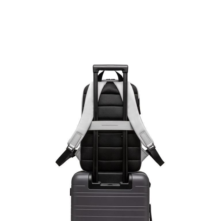 horizn-studios-gion-backpack-essential-m-light-quartz-grey-wasserabweisender-ruc image 6