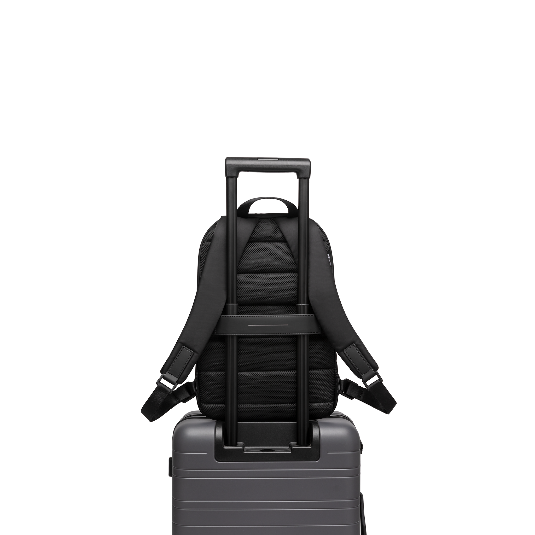 horizn-studios-gion-backpack-light-all-black-kompakter-rucksack-aus-recycled-nyl image 6