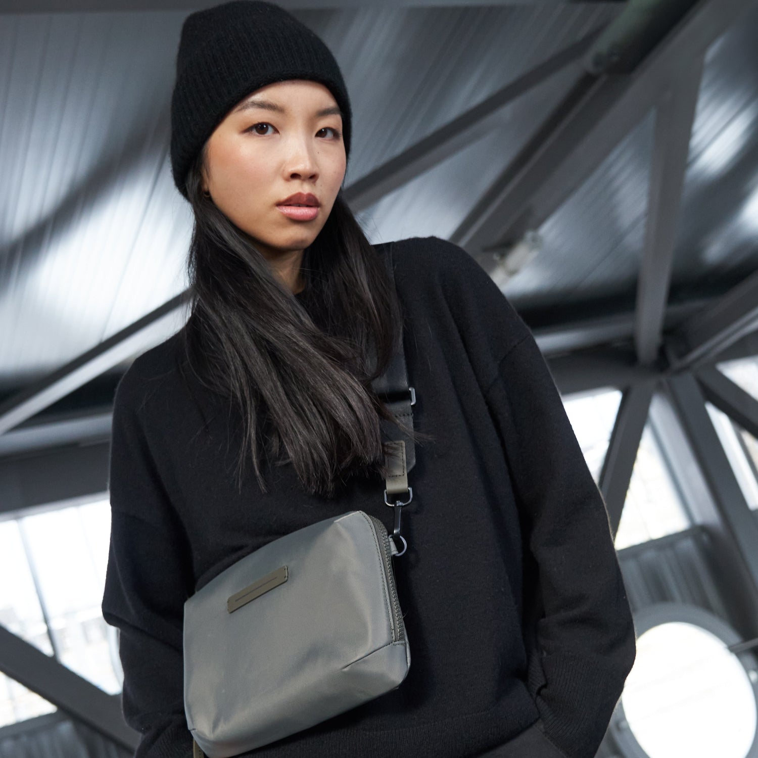 horizn-studios-gion-shoulder-bag-all-black-recyceltes-nylon image 6