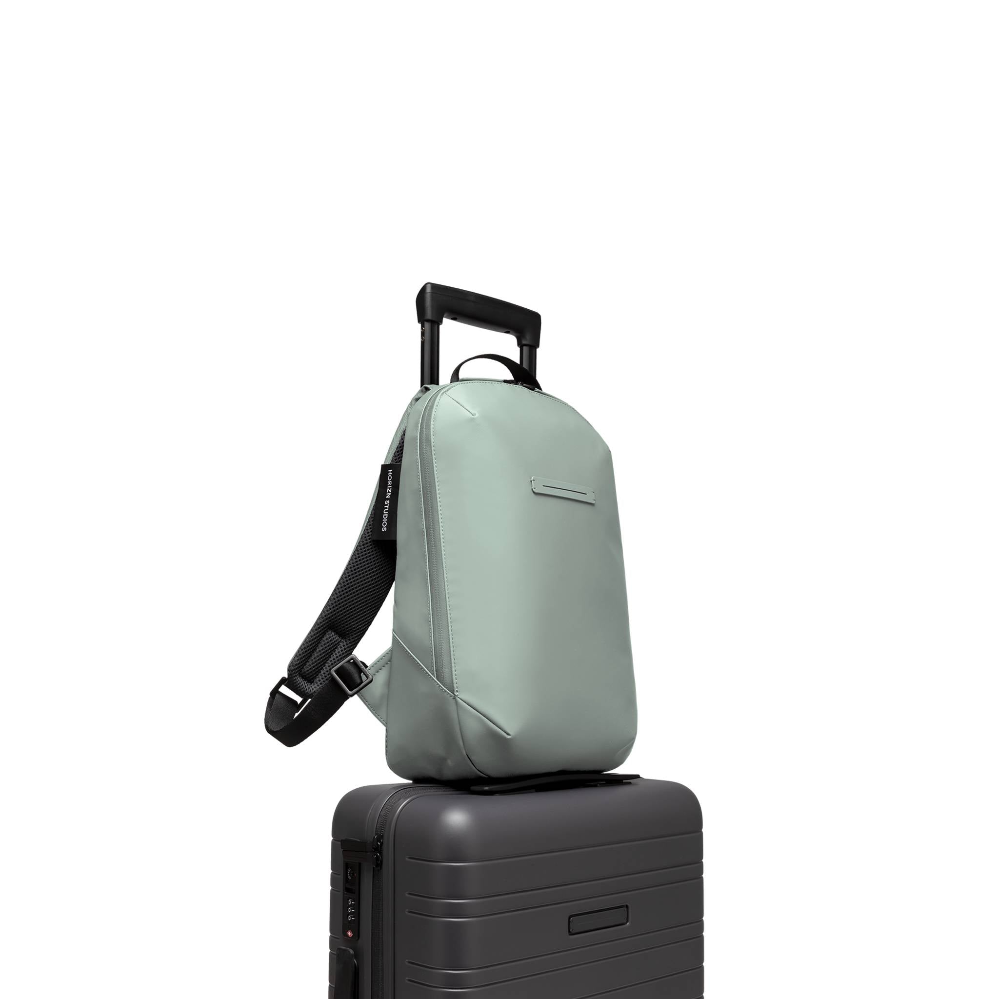 horizn-studios-gion-backpack-essential-s-marine-green-wasserfaches-tarpaulin-kle image 5