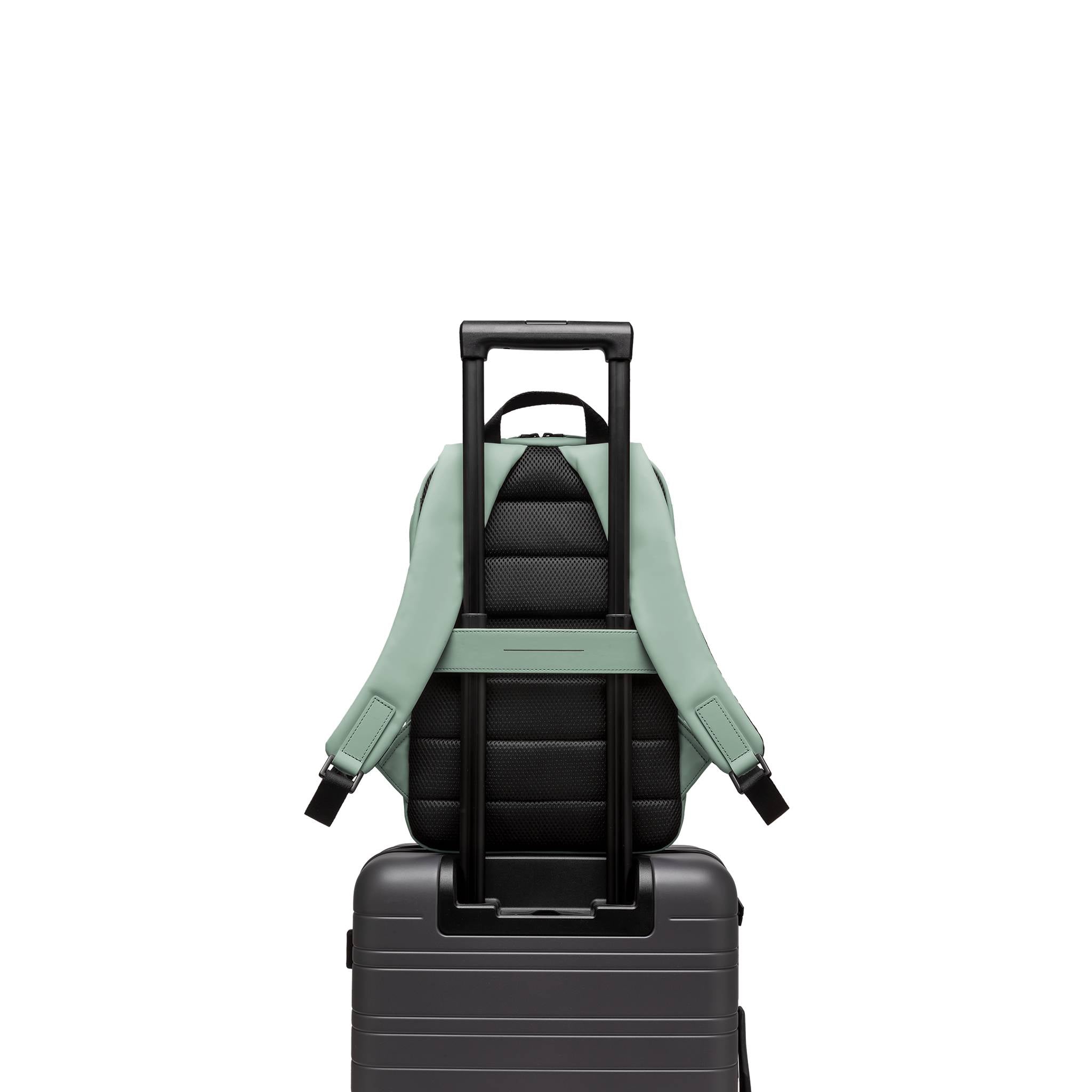 horizn-studios-gion-backpack-essential-s-marine-green-wasserfaches-tarpaulin-kle image 6