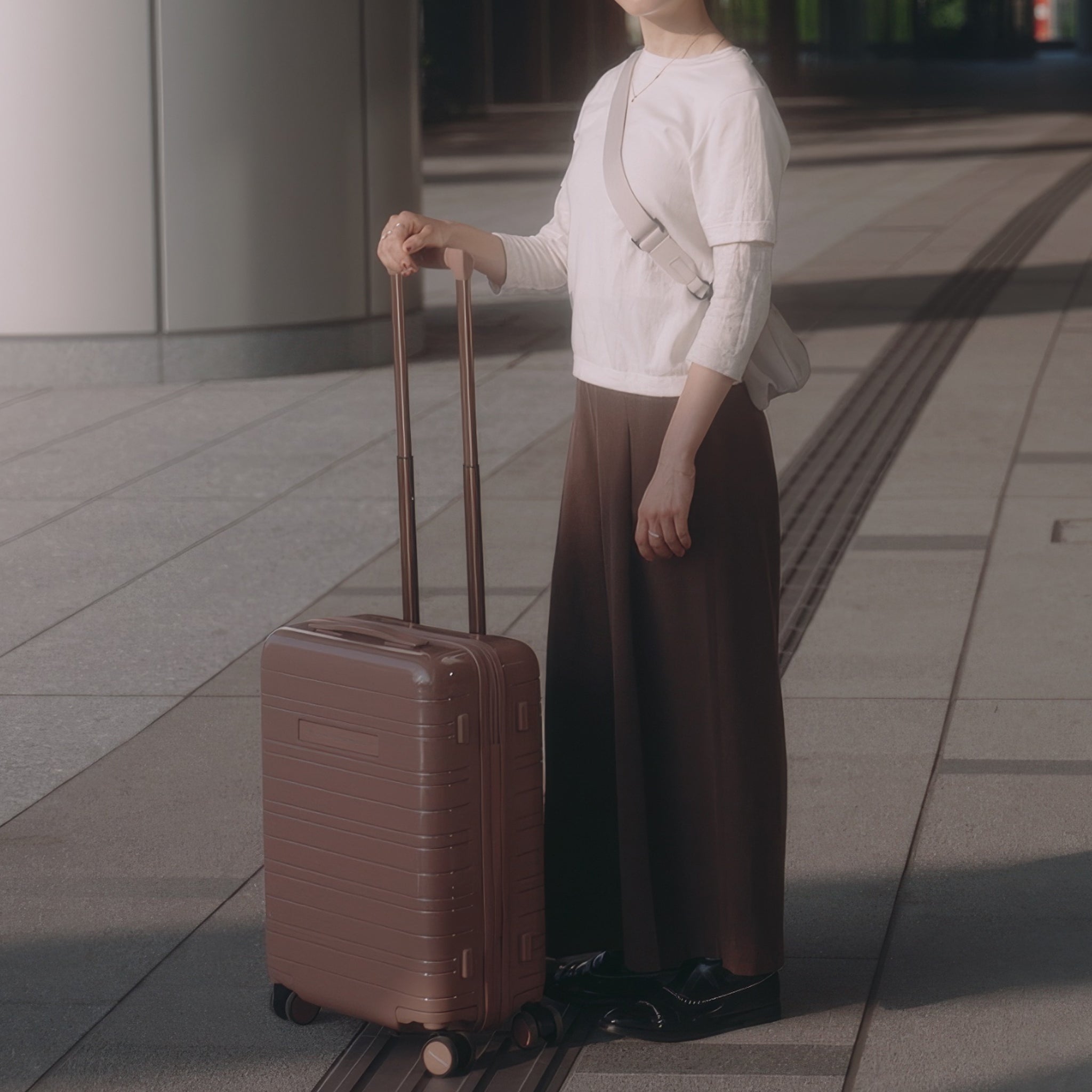 horizn-studios-h5-re-cabin-55-cm-glossy-mocha-handgep-ck-hartschalen-trolley-aus image 7