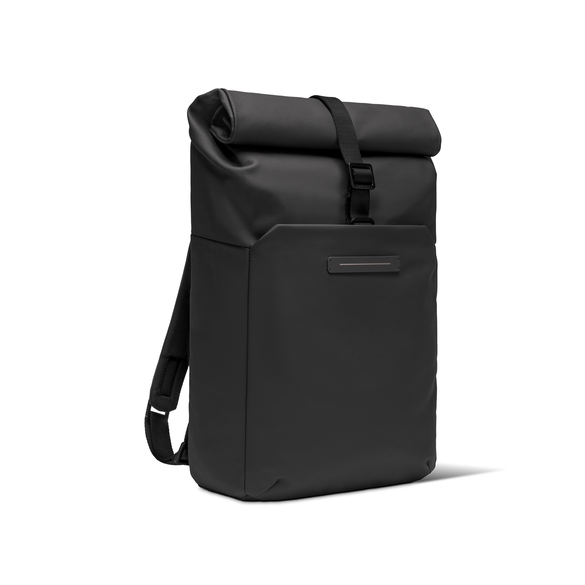 horizn-studios-sofo-rolltop-backpack-x-all-black-rolltop-rucksack-aus-gewachstem image 2
