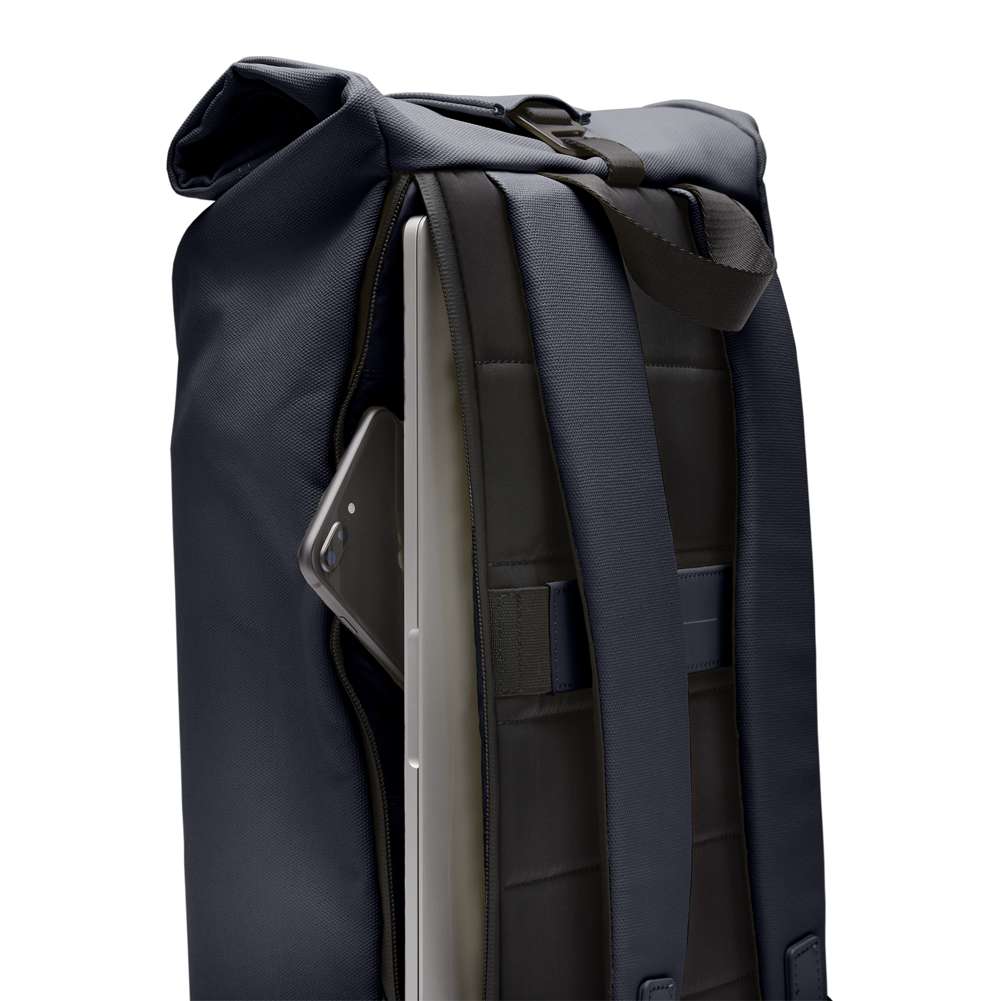 horizn-studios-sofo-rolltop-rucksack-aus-gewachstem-canvas-in-night-blue image 4