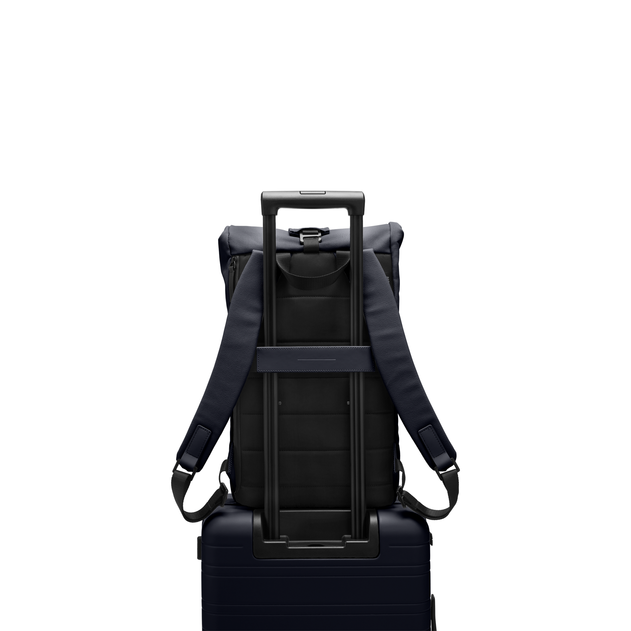 horizn-studios-sofo-rolltop-rucksack-aus-gewachstem-canvas-in-night-blue image 8